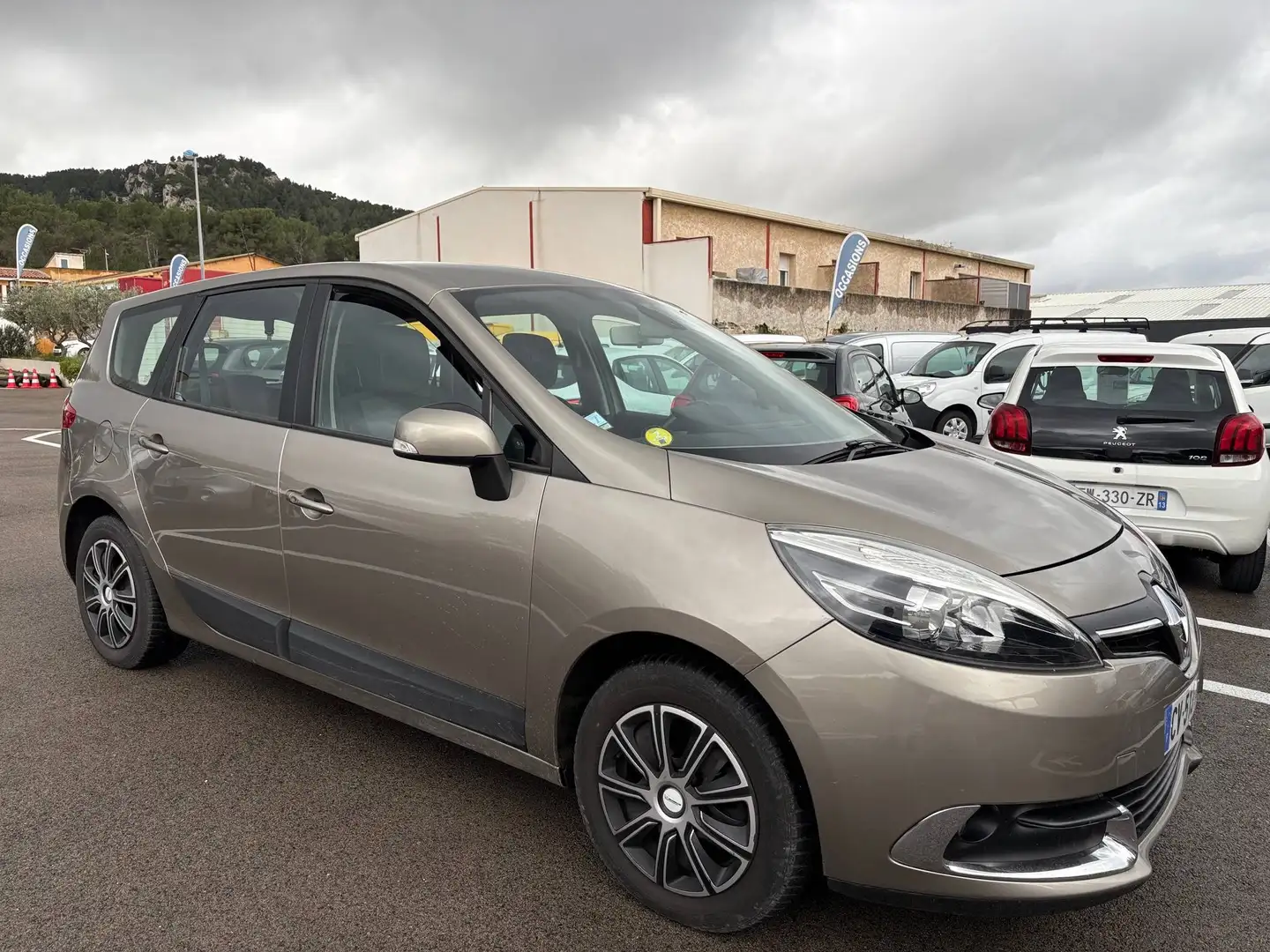 Renault Grand Scenic III dCi 130 Energy Business eco² 7pl Beige - 2