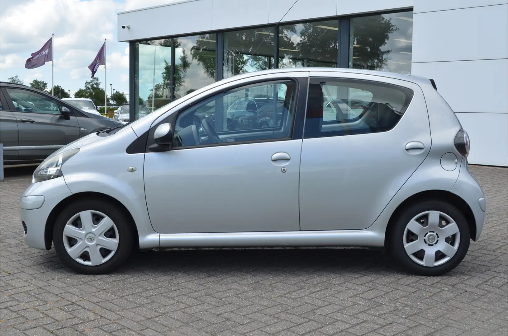 Toyota Aygo 1.0-12V Comfort Airco | 5 drs | APK 8/2026 | NL au Grijs - 2
