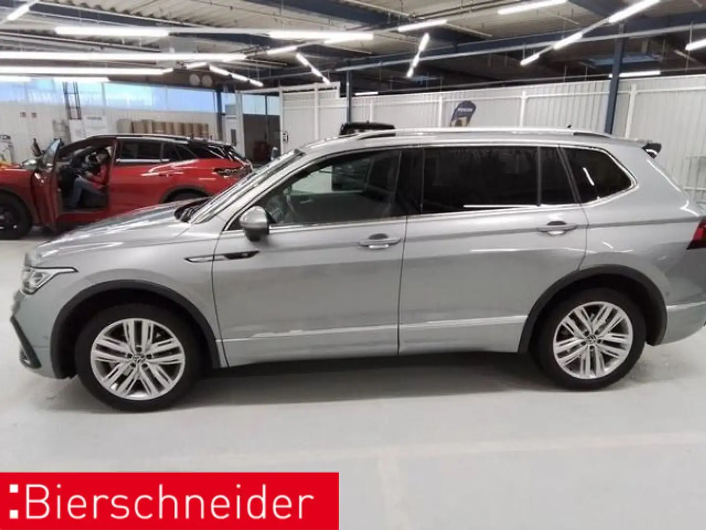 Volkswagen Tiguan Allspace 2.0 TSI DSG 4Mo R-Line AHK PANO Plateado - 2