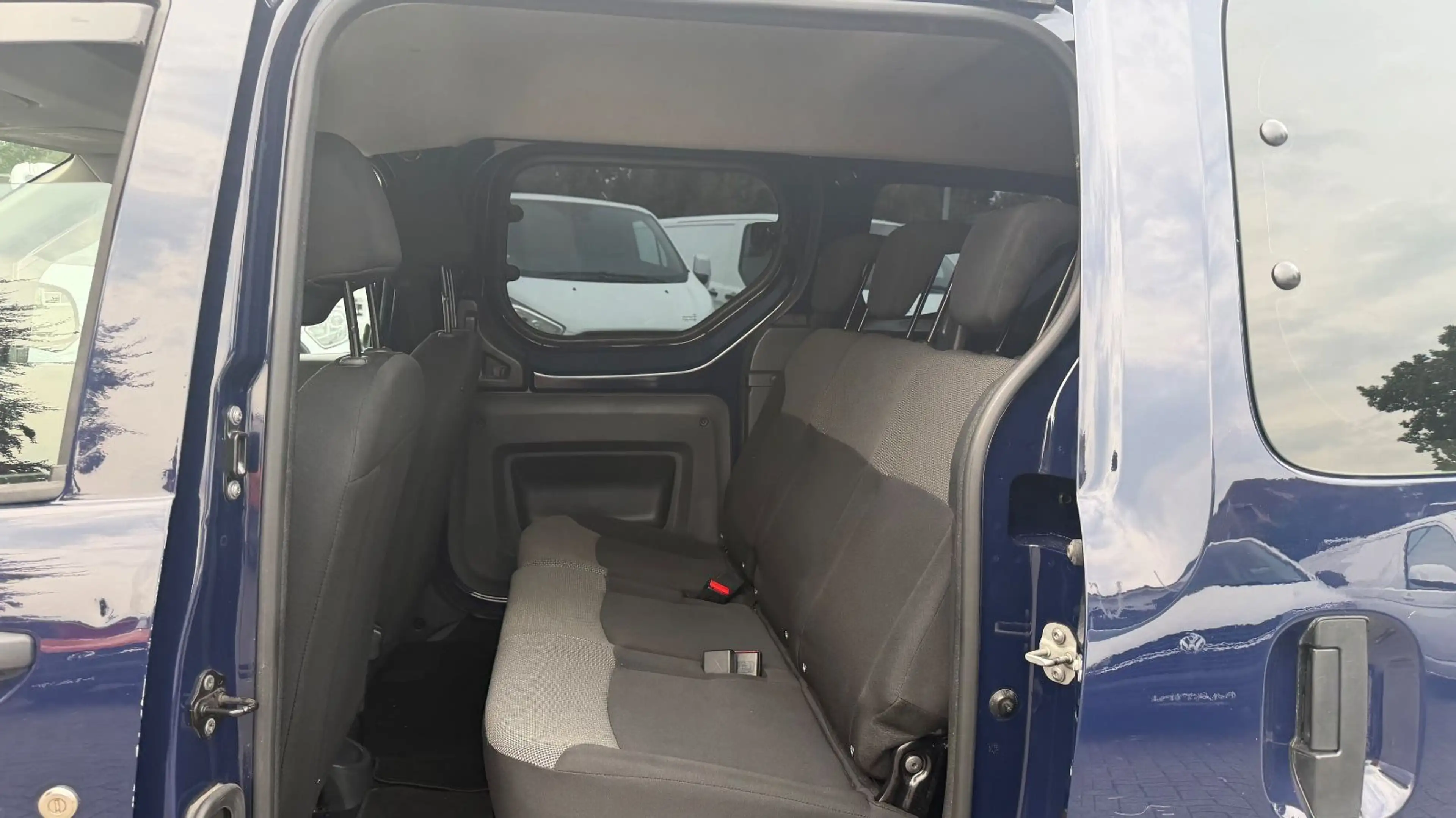 Dacia Dokker DOKKER 1.5 DCI ESSENTIAL 5-SITZER/TÜV 01.2028 — photo 8
