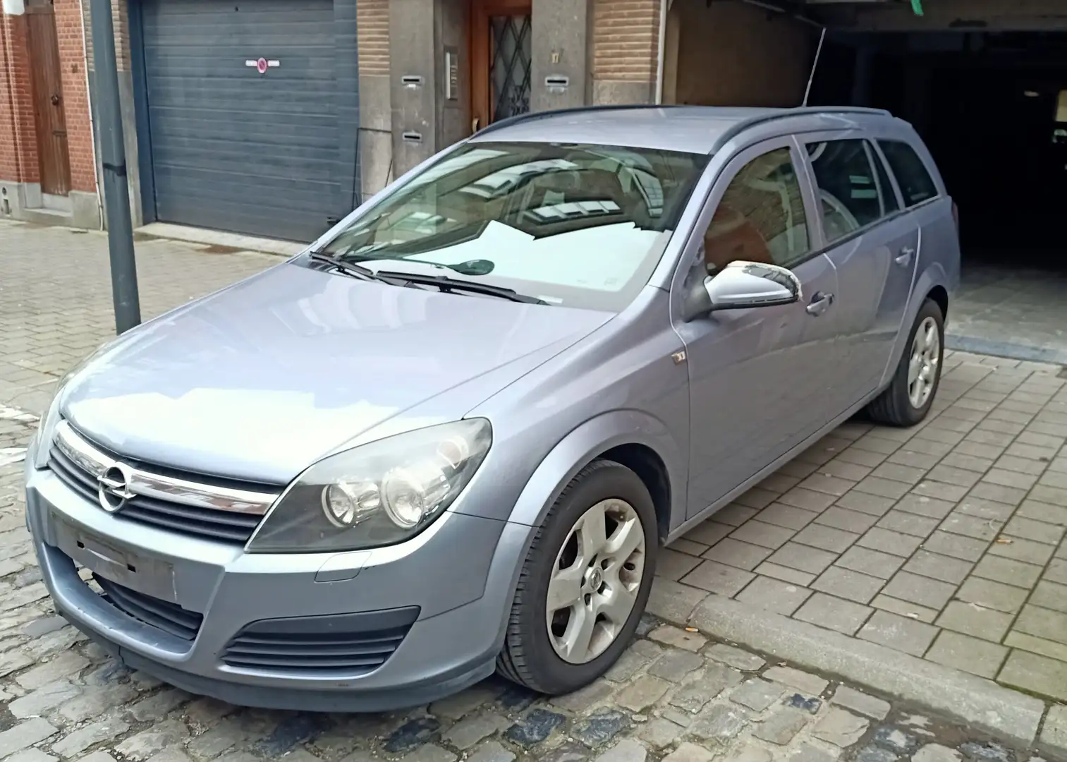 Opel Astra 1.7 DTH CDTi Cosmo Grijs - 2