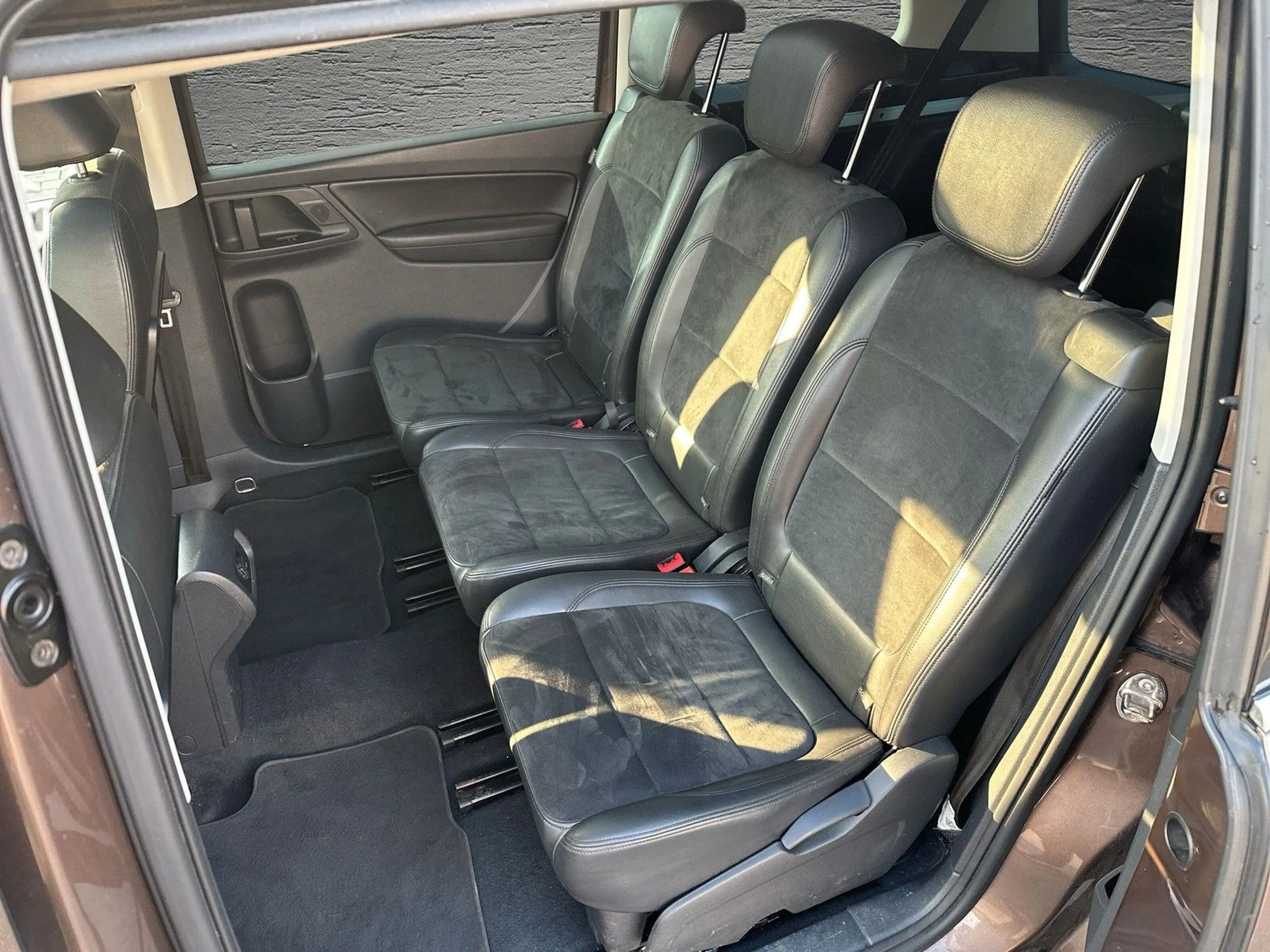 Volkswagen Sharan Highline 2.0TDI DSG/1.HAND/7 SITZER/PANO — photo 11