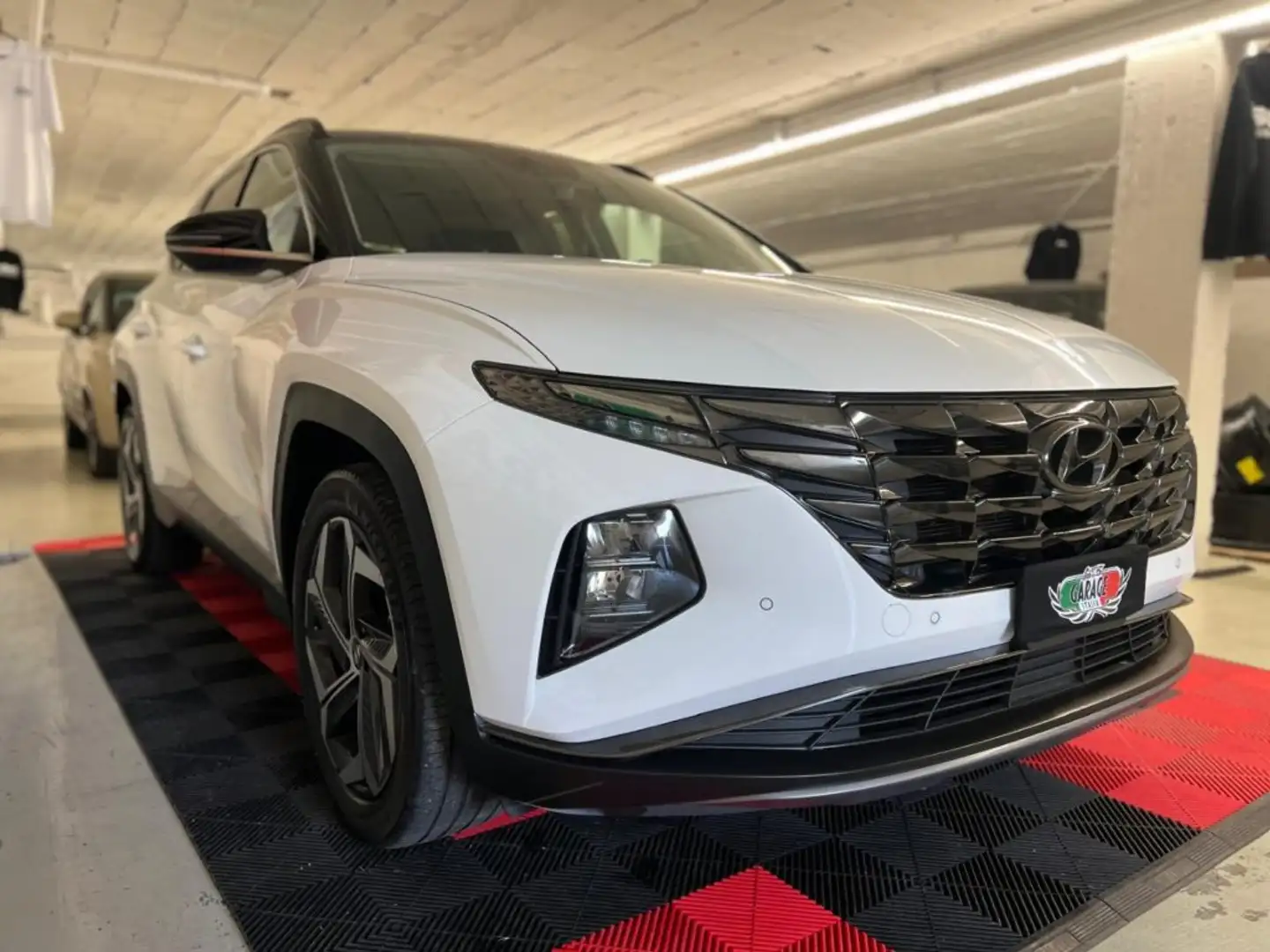 Hyundai TUCSON UNICOPROPRIETARIO - PARI NUOVO - IVA ESPOSTA Bianco - 2