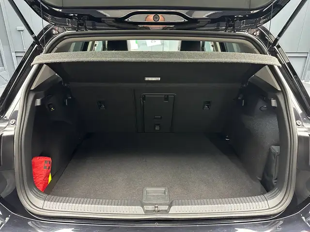 Volkswagen Golf view 28