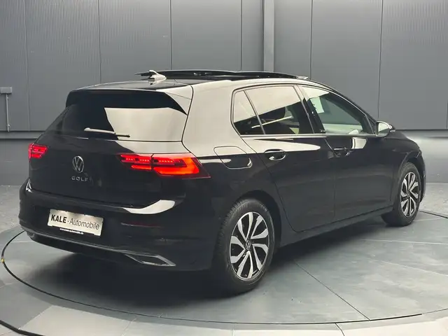 Volkswagen Golf view 5