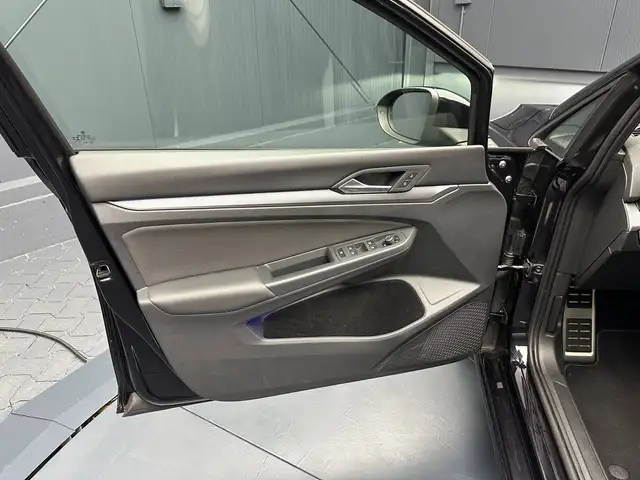 Volkswagen Golf view 11