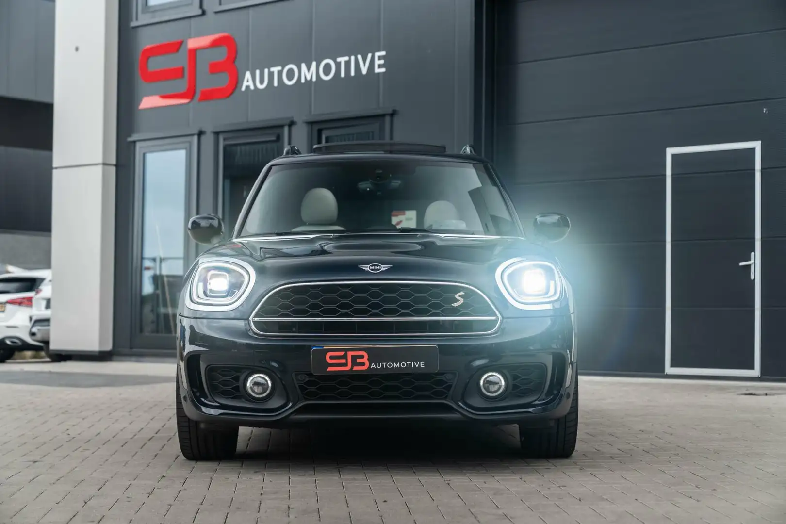 MINI Cooper S Countryman 2.0 E ALL4 220PK Leder|Pano|JCW|VOL Zwart - 2