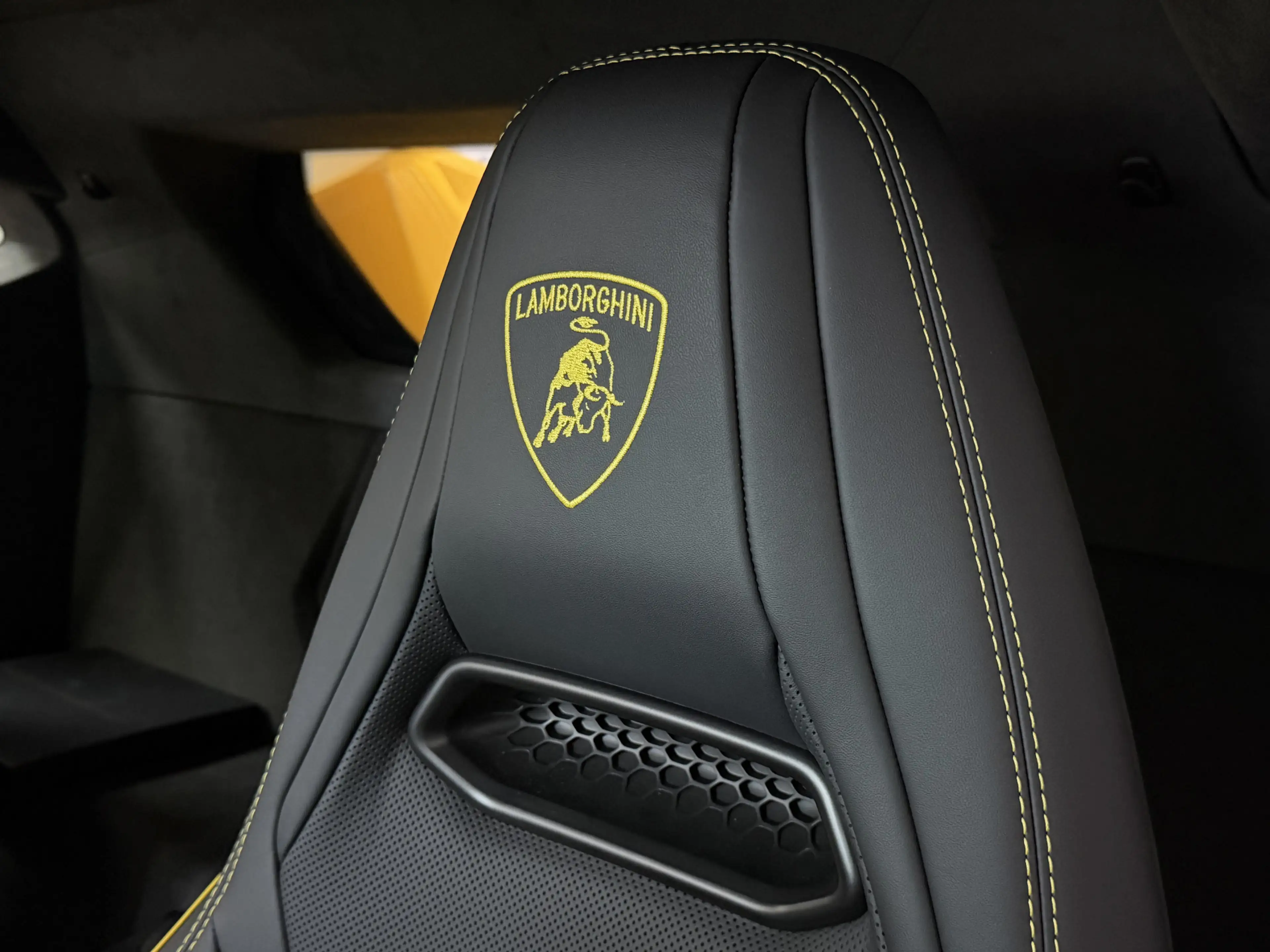 Lamborghini Temerario 4.0 V8 Giallo Auge - Lift - Sonus Faber - 5 Year W — photo 21