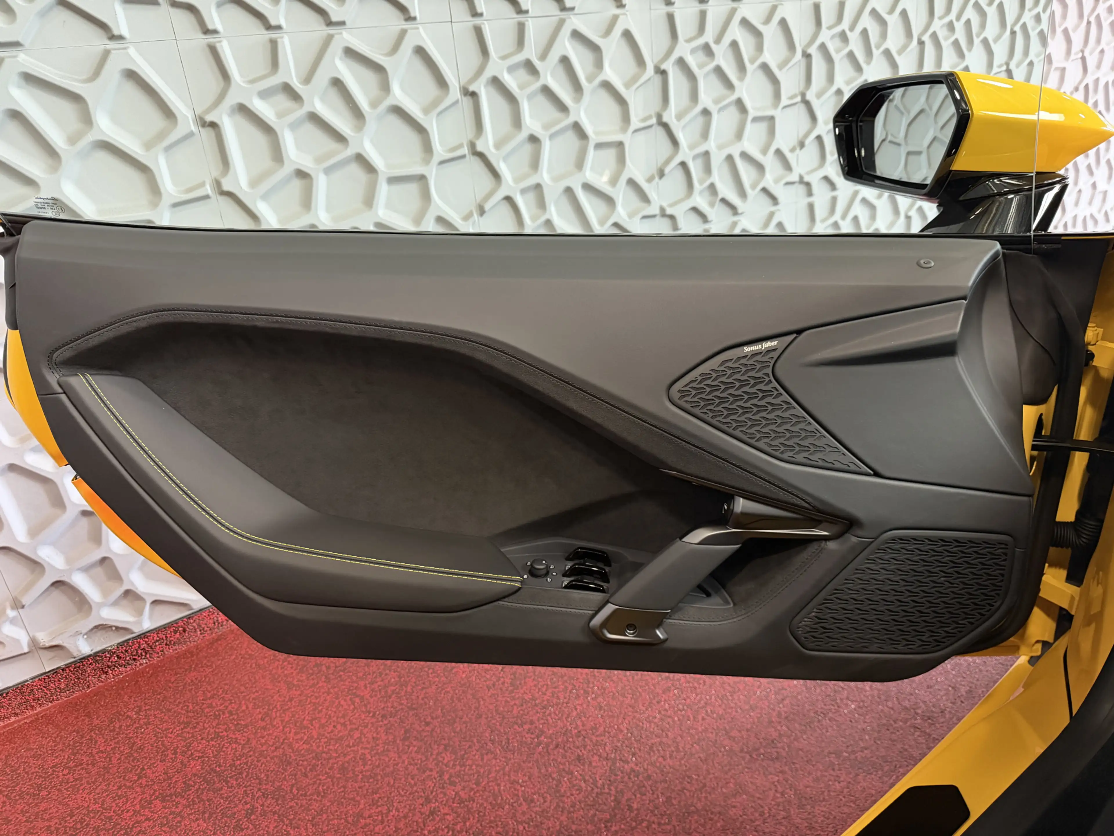 Lamborghini Temerario 4.0 V8 Giallo Auge - Lift - Sonus Faber - 5 Year W — photo 23