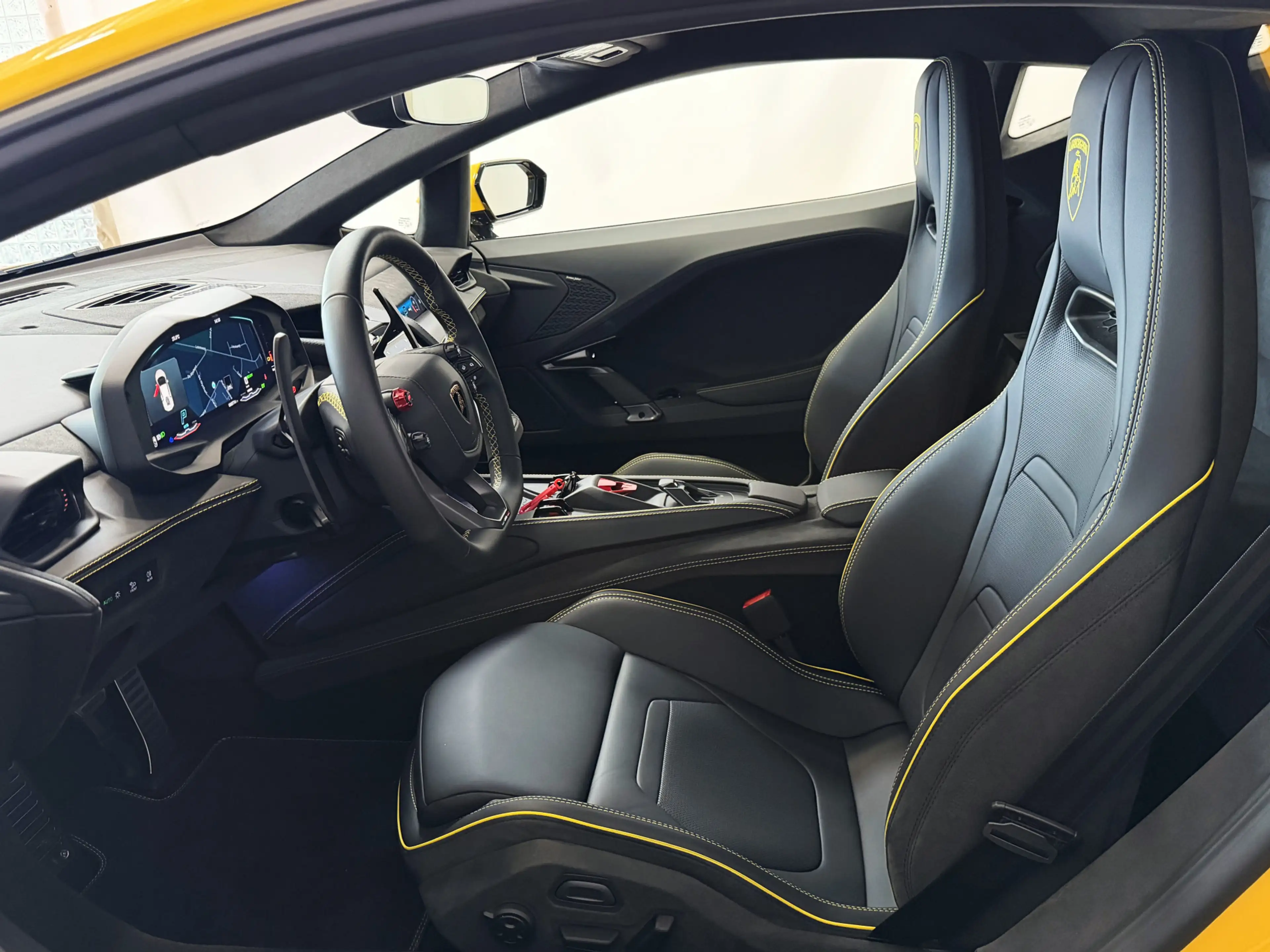 Lamborghini Temerario 4.0 V8 Giallo Auge - Lift - Sonus Faber - 5 Year W — photo 18