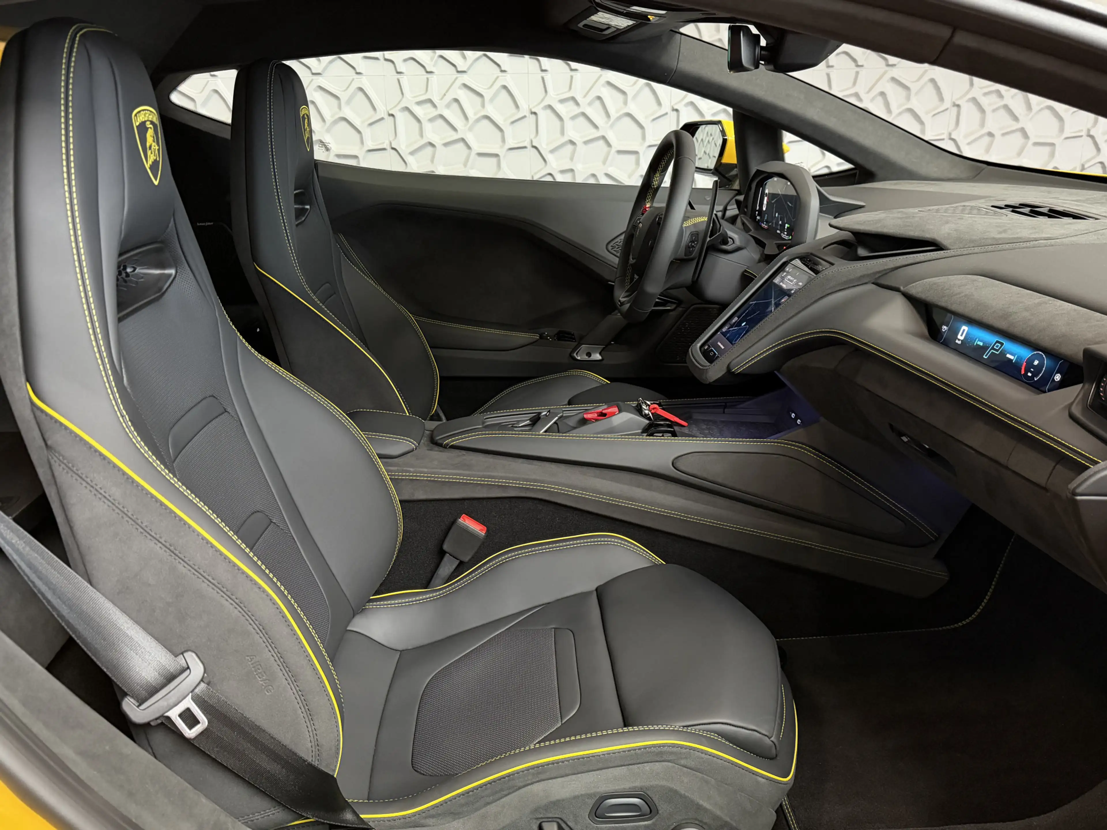 Lamborghini Temerario 4.0 V8 Giallo Auge - Lift - Sonus Faber - 5 Year W — photo 33