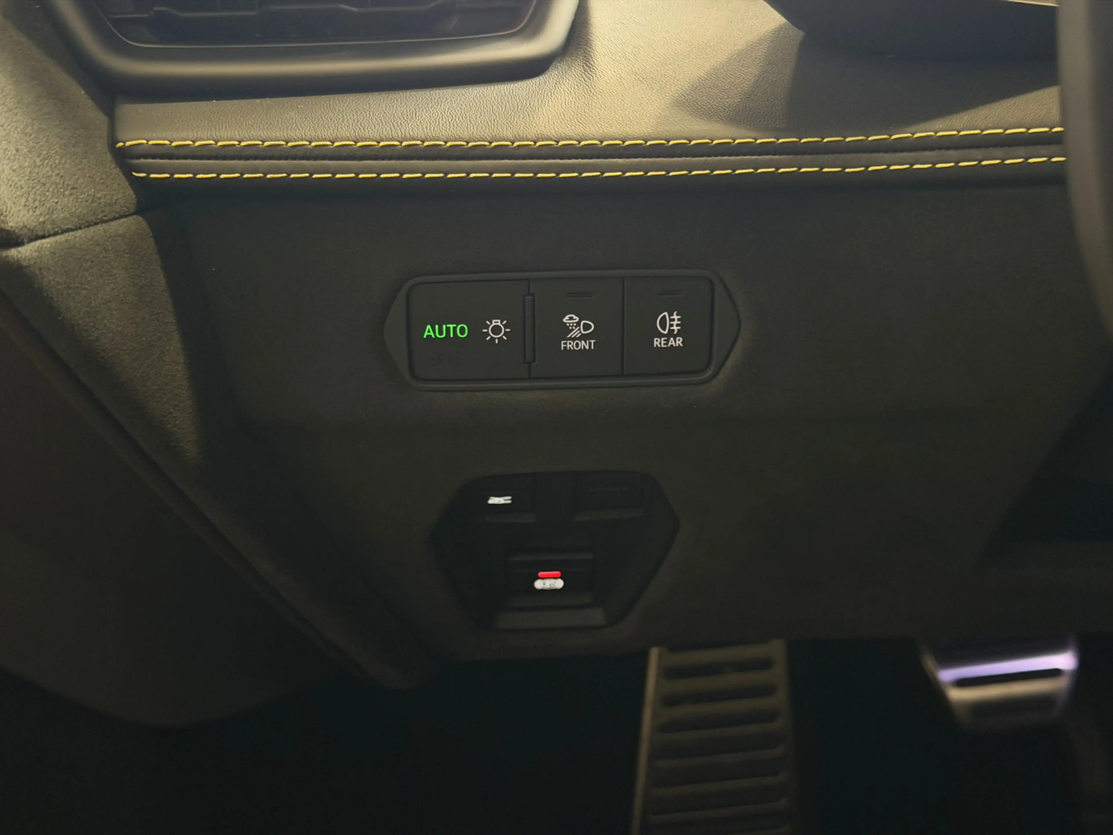 Lamborghini Temerario 4.0 V8 Giallo Auge - Lift - Sonus Faber - 5 Year W — photo 26