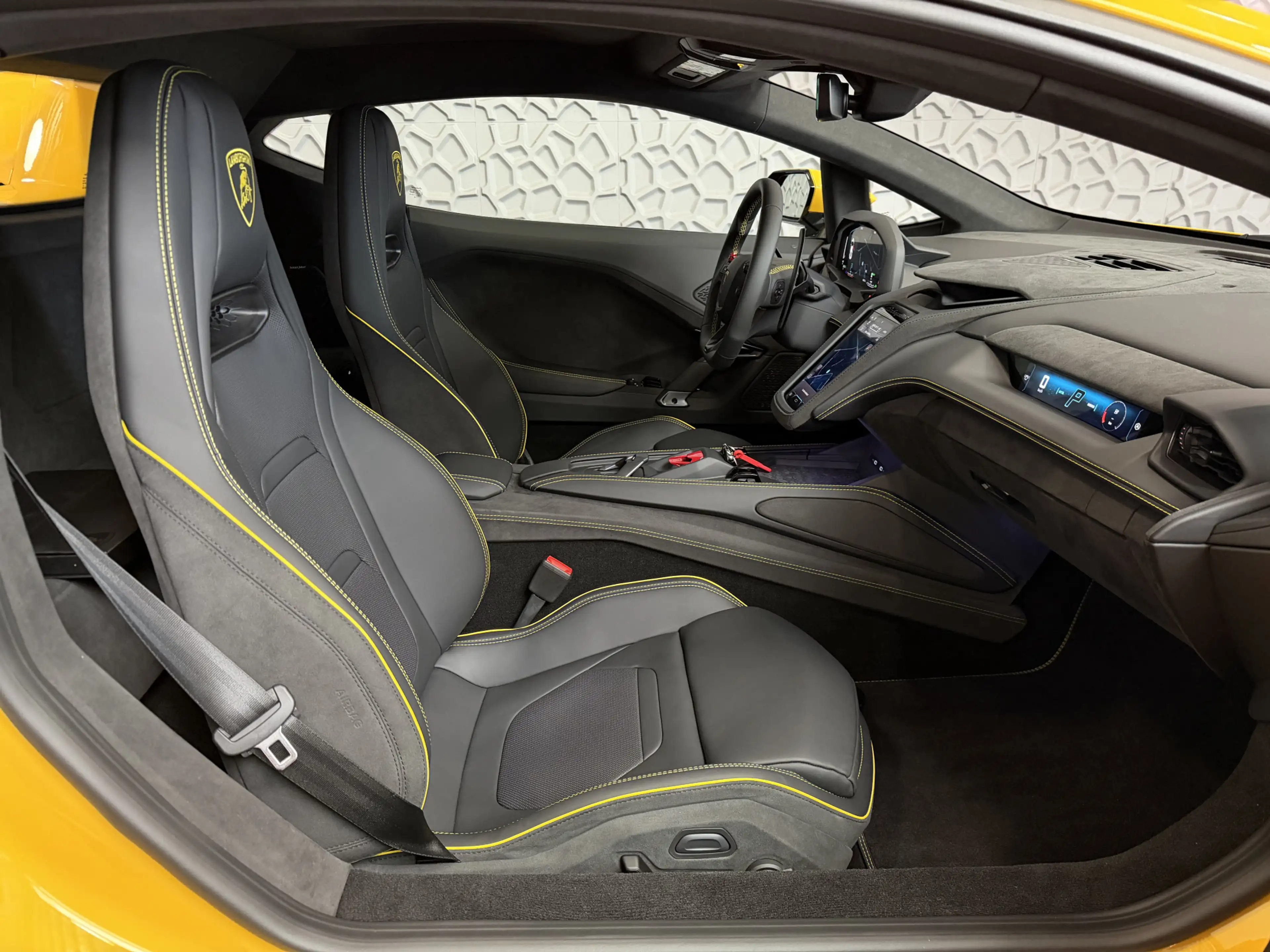 Lamborghini Temerario 4.0 V8 Giallo Auge - Lift - Sonus Faber - 5 Year W — photo 31