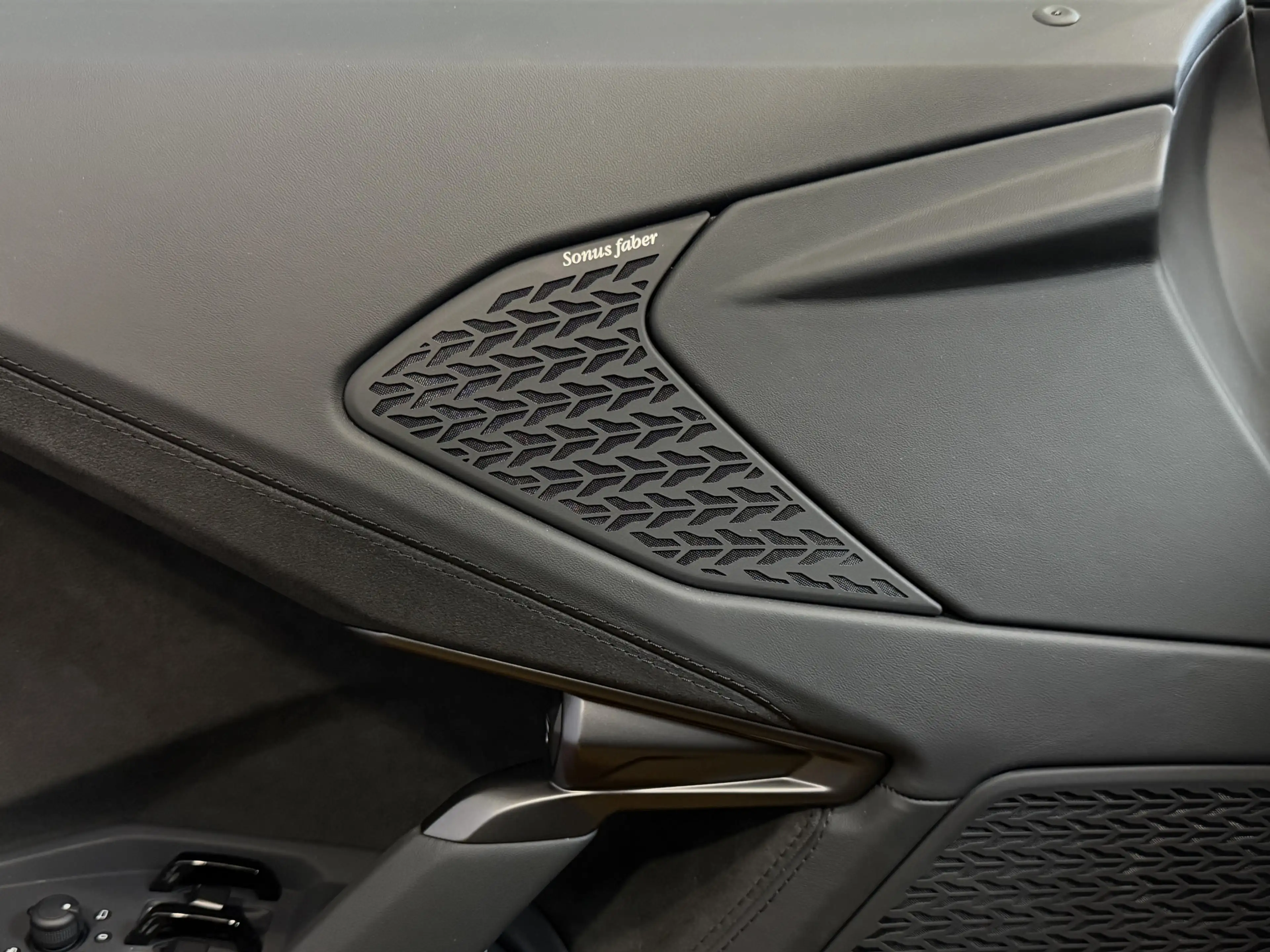 Lamborghini Temerario 4.0 V8 Giallo Auge - Lift - Sonus Faber - 5 Year W — photo 25