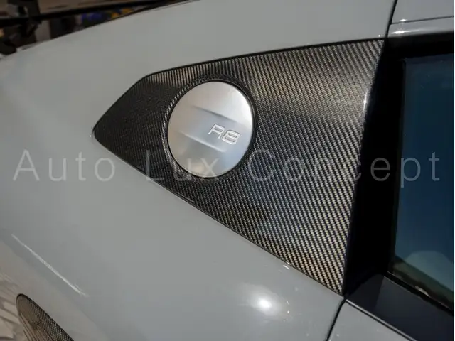 Audi R8 view 12