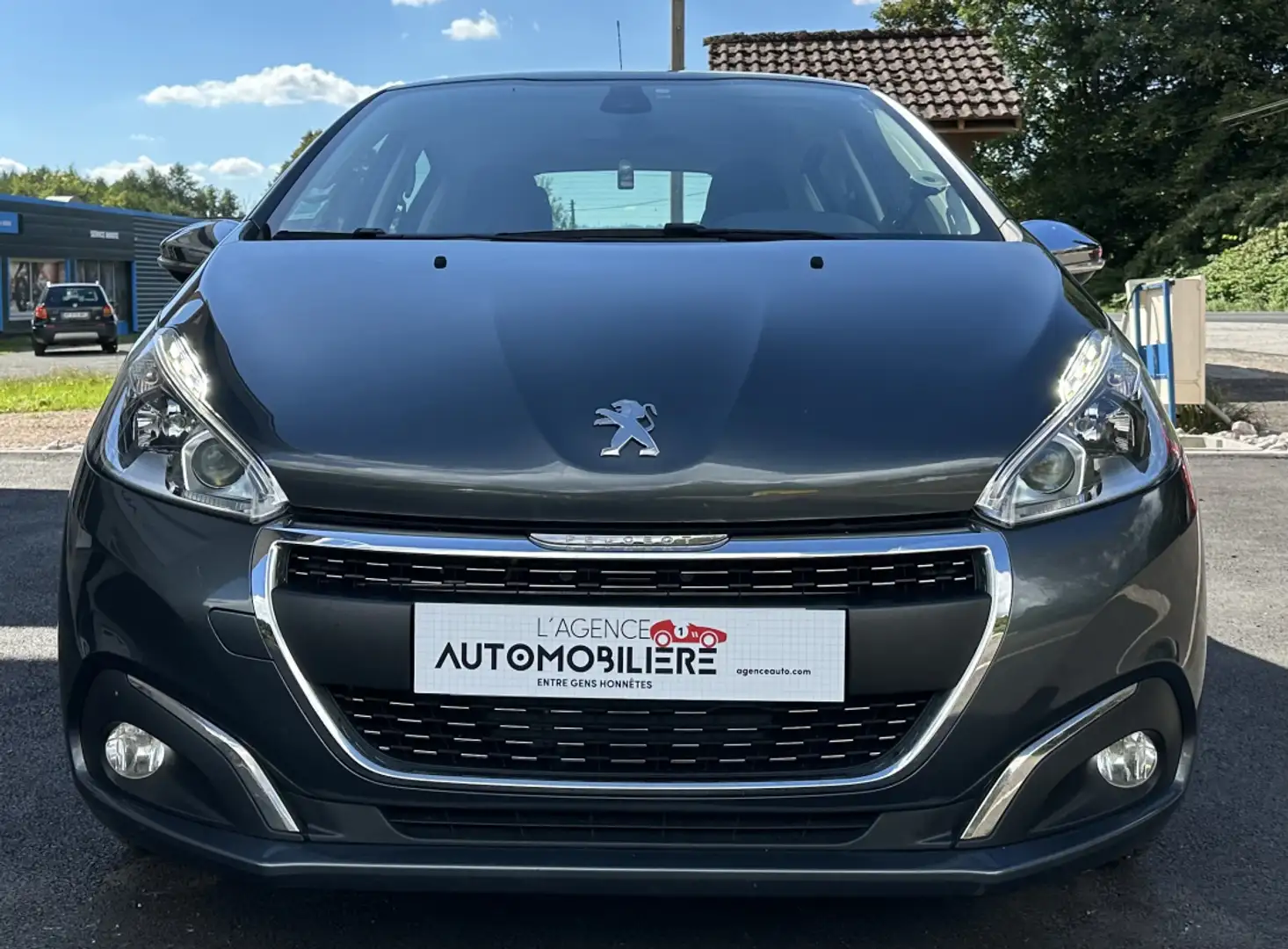 Peugeot e-208 GENERATION-I 1.2l 80 cv ACTIVE Grau - 2
