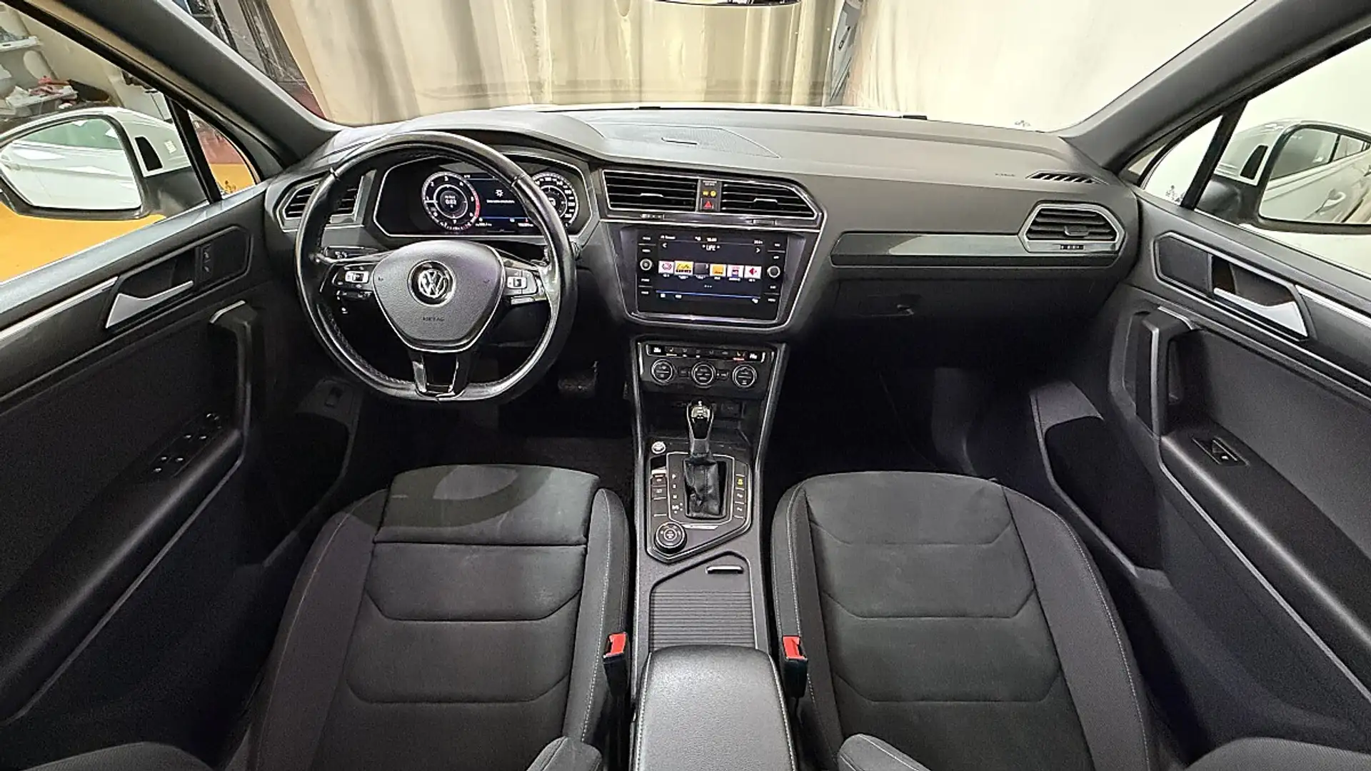 Volkswagen Tiguan 2,0 TDI SCR 4Motion Highline DSG ///R-Line Weiß - 2