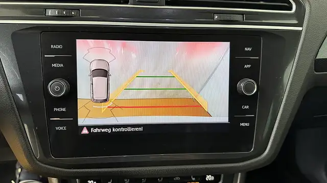 Volkswagen Tiguan view 13