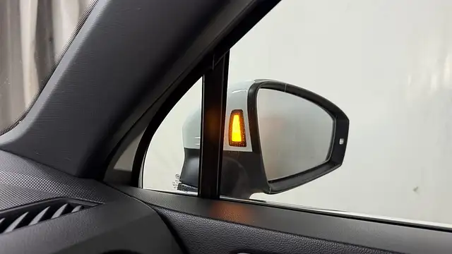 Volkswagen Tiguan view 17