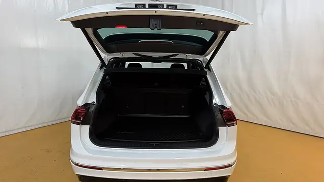 Volkswagen Tiguan view 20