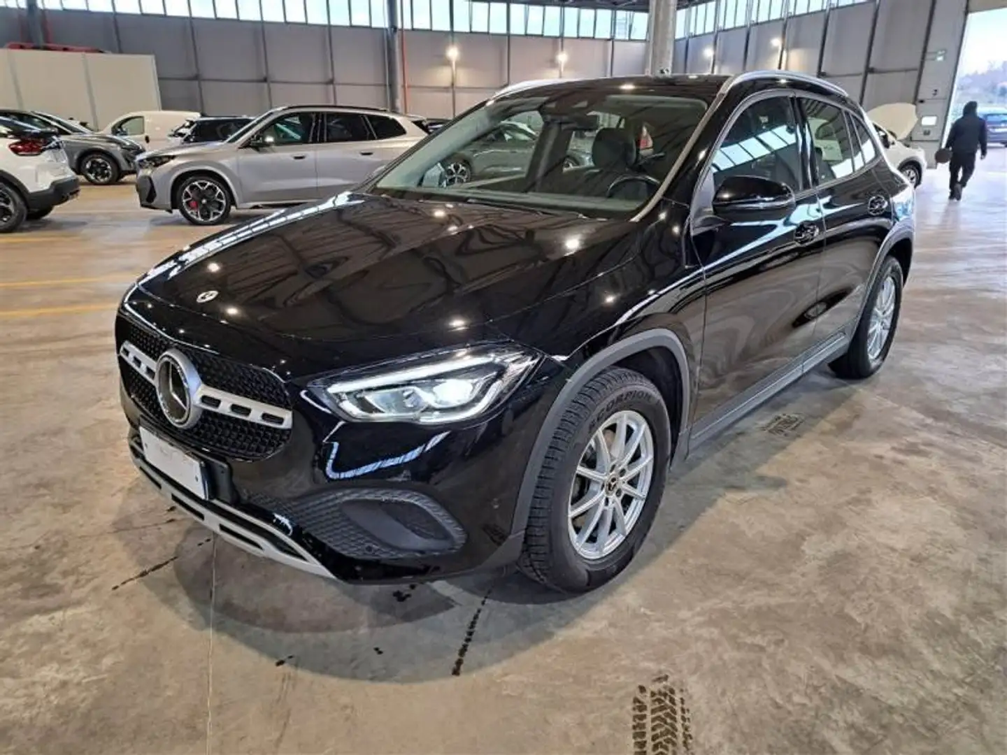 Mercedes-Benz GLA 200 GLA 200 d Business Extra auto Noir - 2
