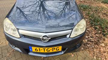 Tigra 1.8-16V Linea Rosso