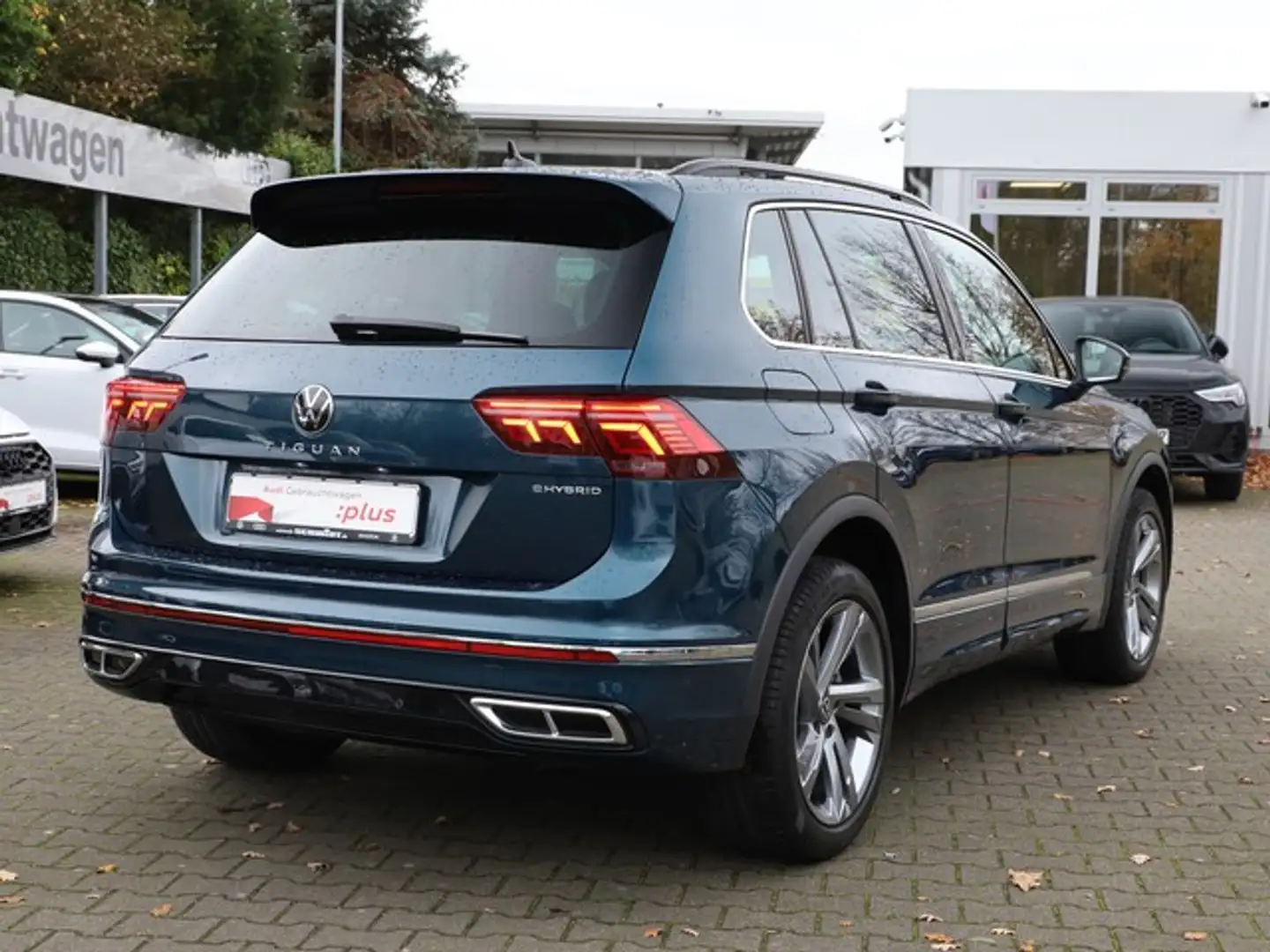 Volkswagen Tiguan 1,4 l eHybrid R line AHK Pano Navi HuD Business... Blau - 2