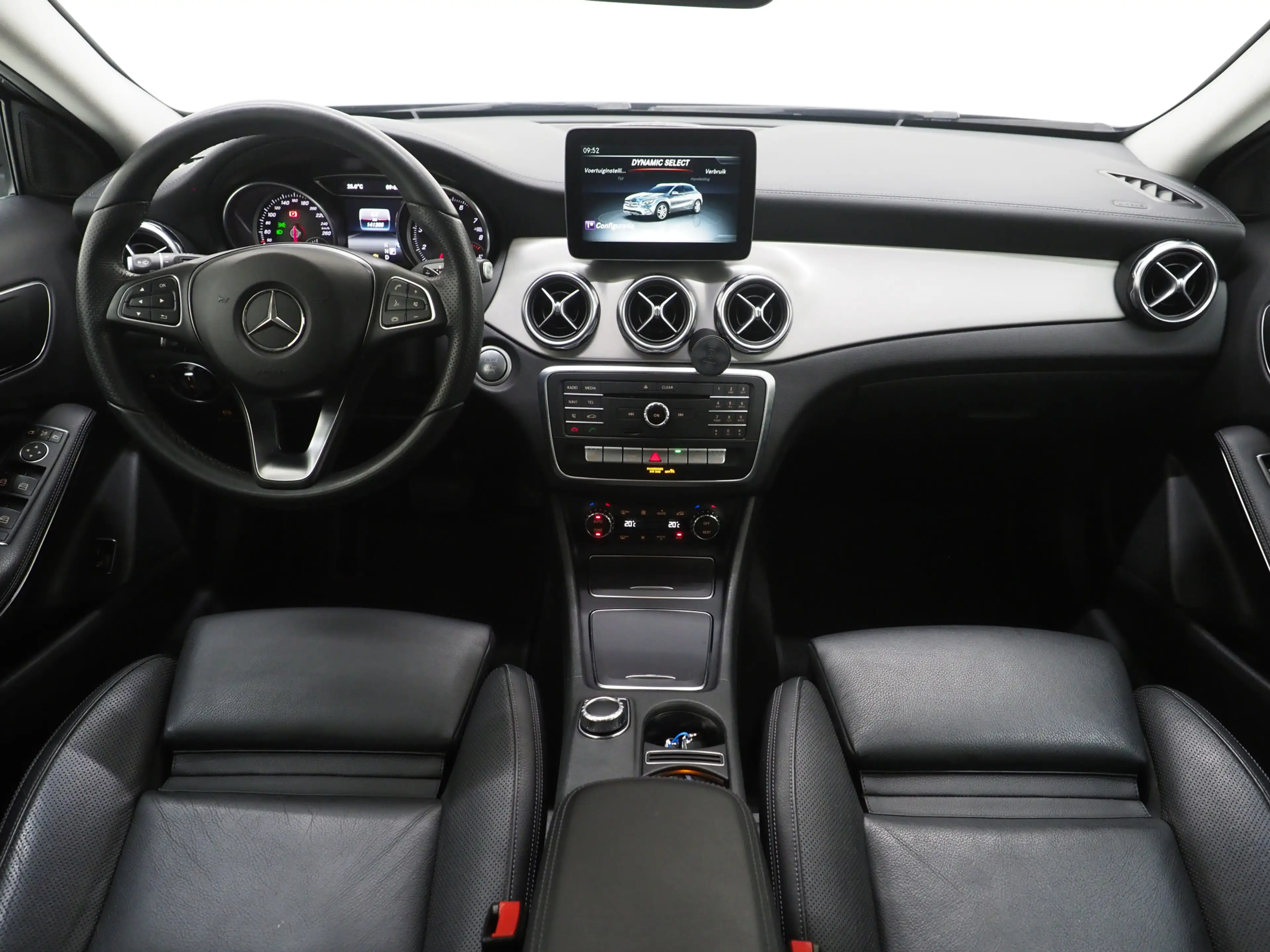 Mercedes-Benz GLA 200 Premium | Lederen Sportstoelen | Camera | Cruise | — photo 5