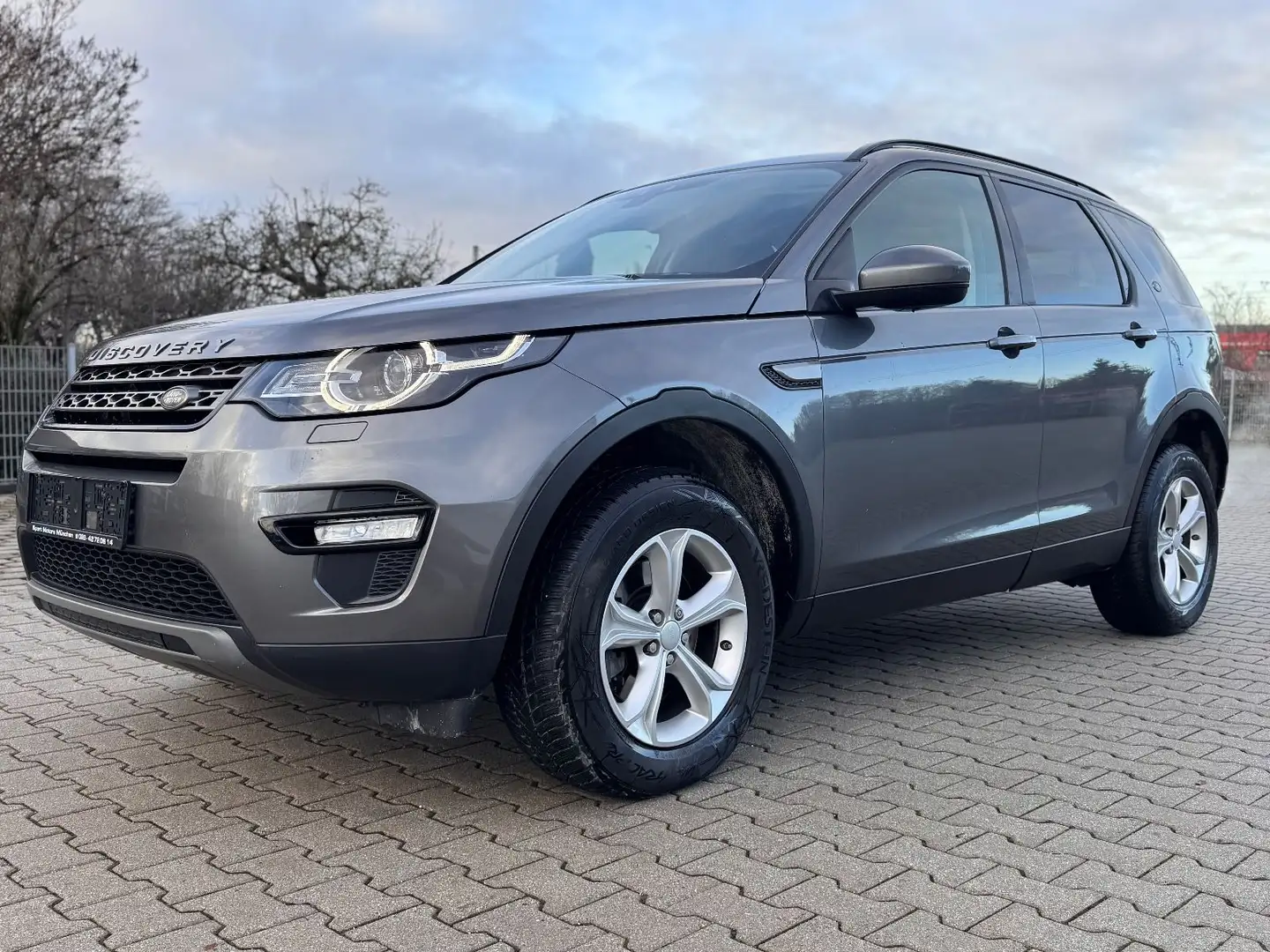 Land Rover Discovery Sport 2,0 NAVI Kamera AHK AWD Gris - 1