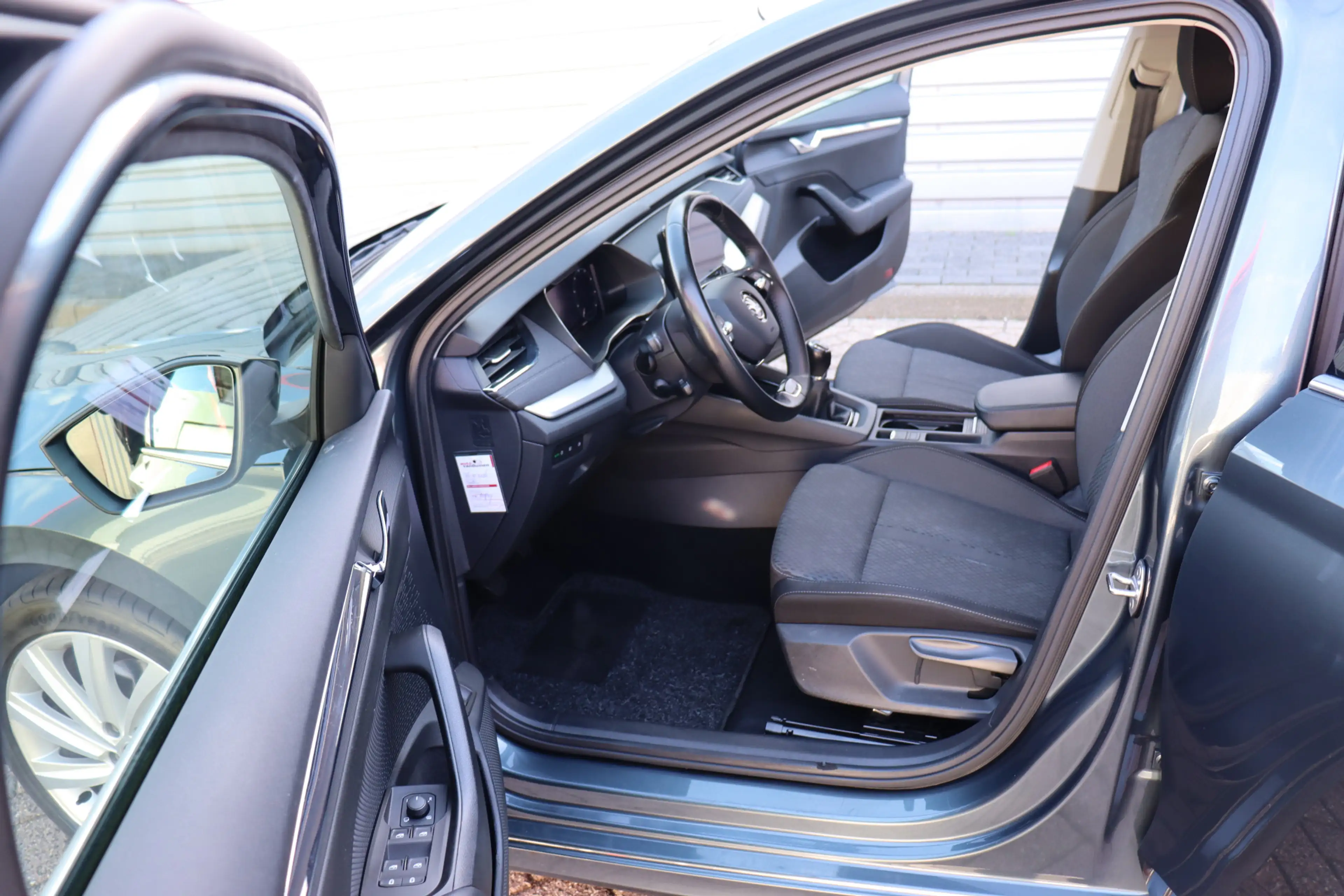 Skoda Octavia Combi 1.5 TSI First Edition O.a: Key-Less, Stoever — photo 8