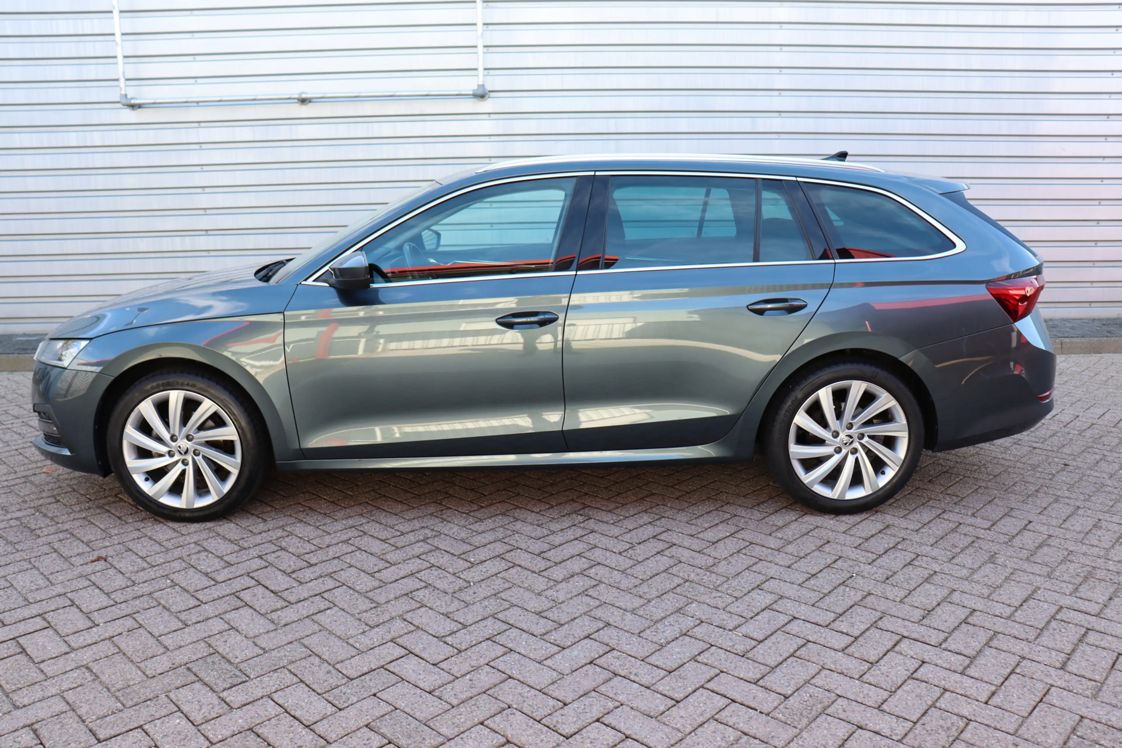 Skoda Octavia Combi 1.5 TSI First Edition O.a: Key-Less, Stoever — photo 9