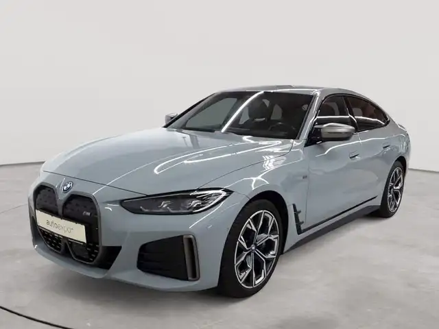 BMW i4 view 2