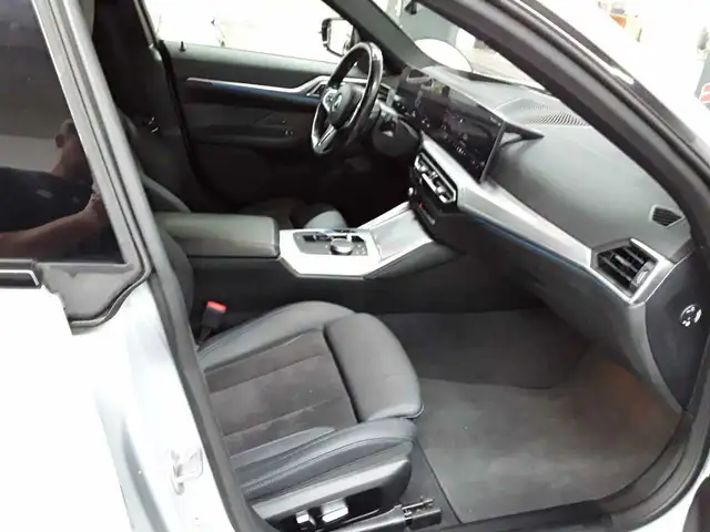 BMW i4 view 8