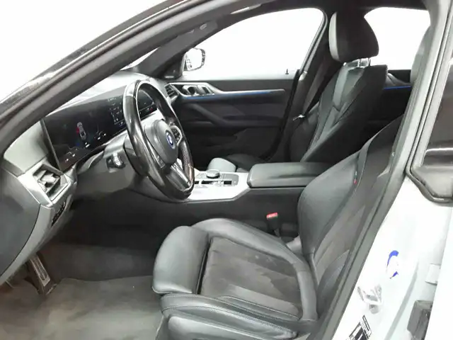 BMW i4 view 7