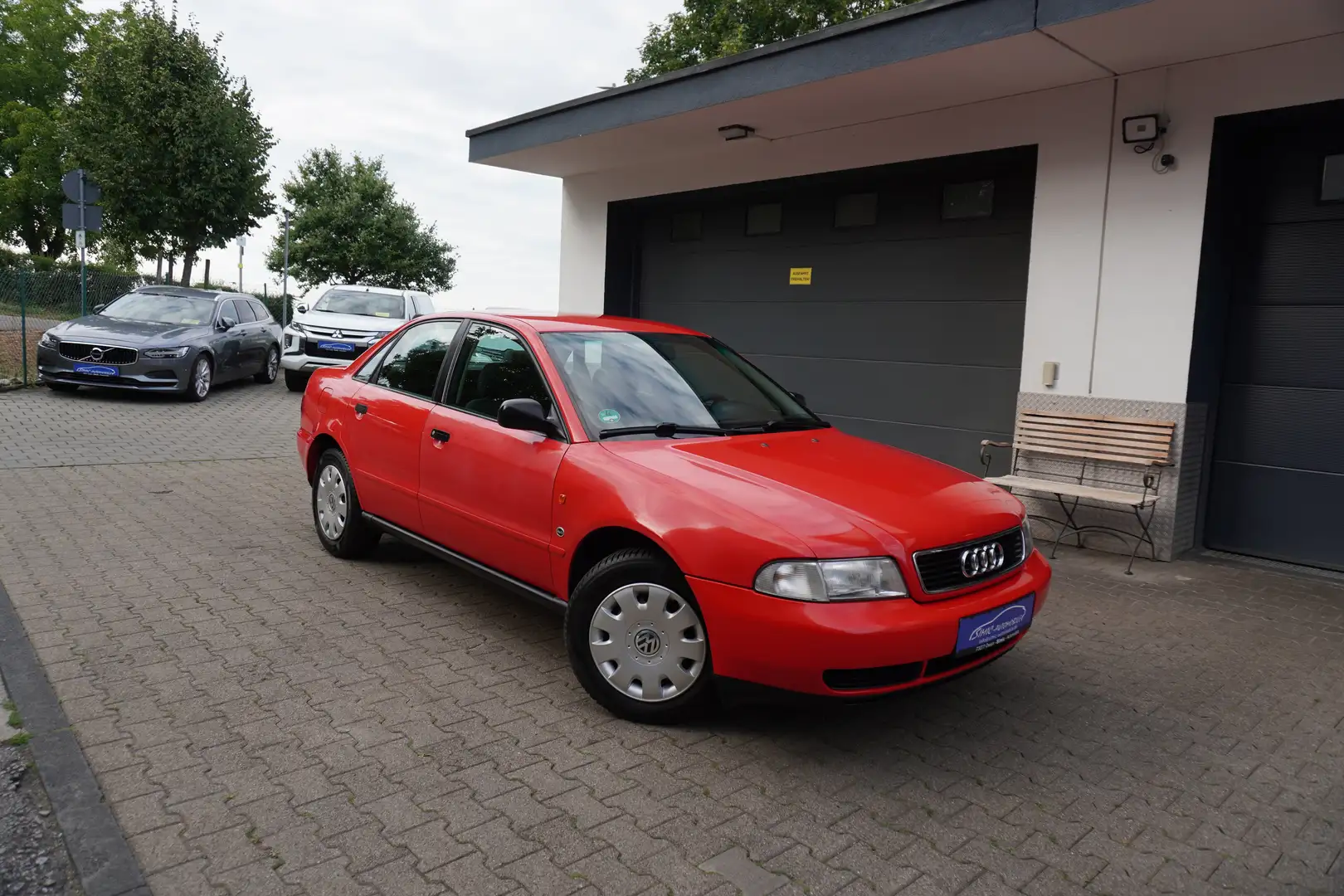 Audi A4 1.6 Lim. KLIMAAUTOMATIK+SERVO+ZV Rouge - 1