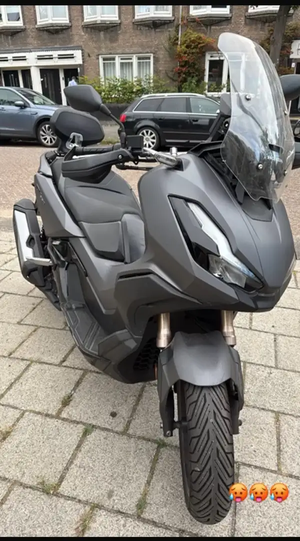 Honda ADV 350 Mat Carbonium Grey Metallic - 1
