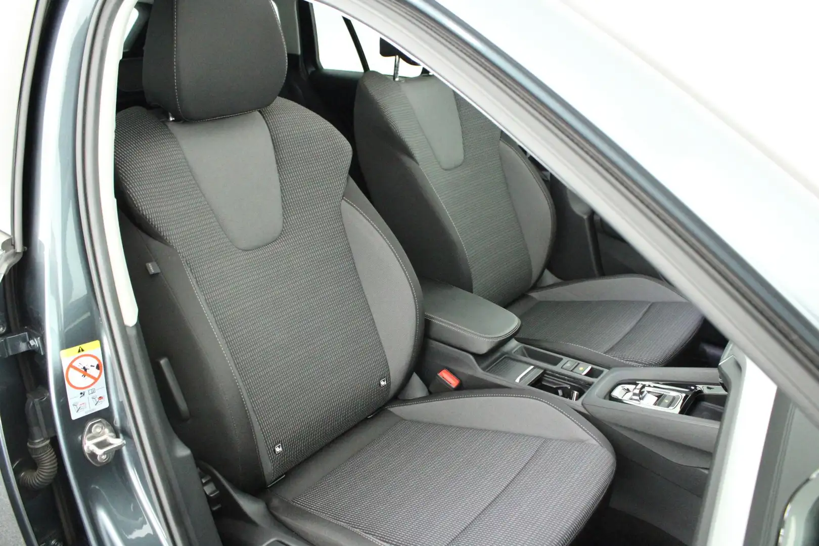 Skoda Octavia Combi 1.5 e-TSI 150pk DSG Business Edition Camera Grijs - 2