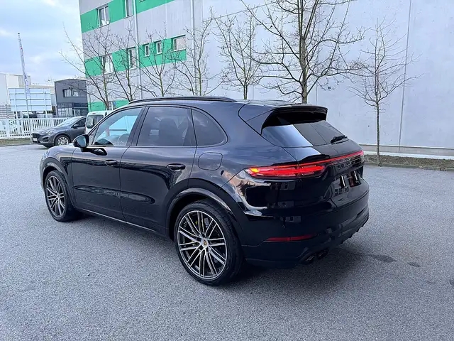 Porsche Cayenne III Turbo S E-Hybrid PHEV 17,9 kWh Aut. Ansicht 3