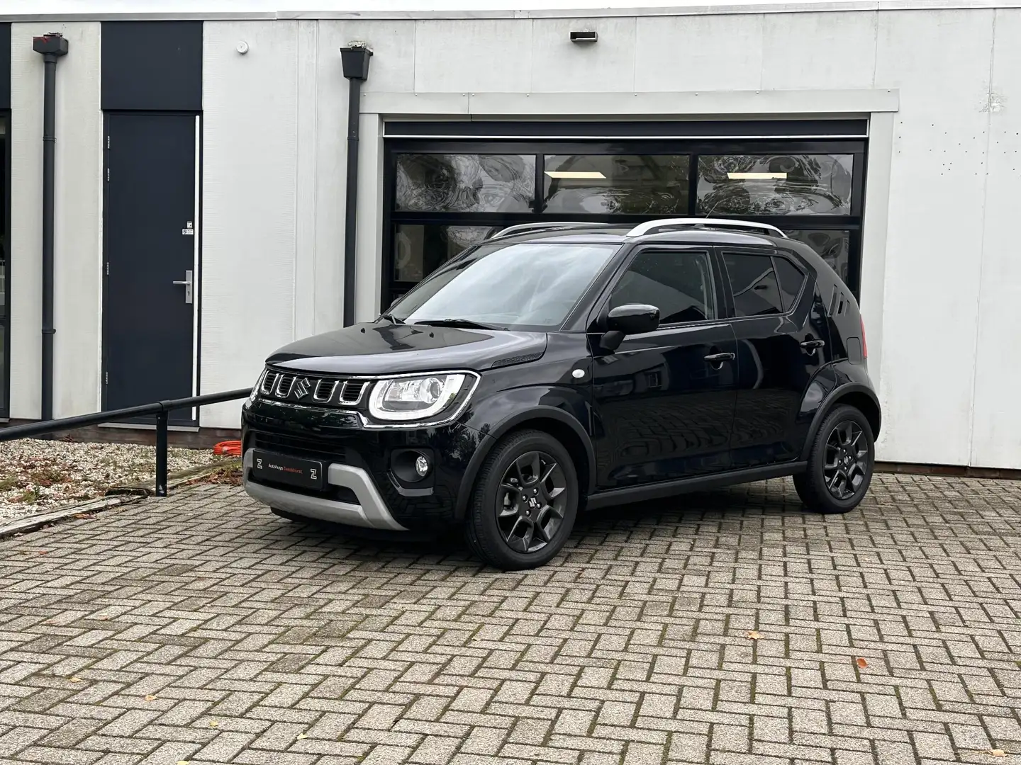 Suzuki Ignis 1.2 Smart Hybrid Select Automaat | 6.500 km | Navi Noir - 1