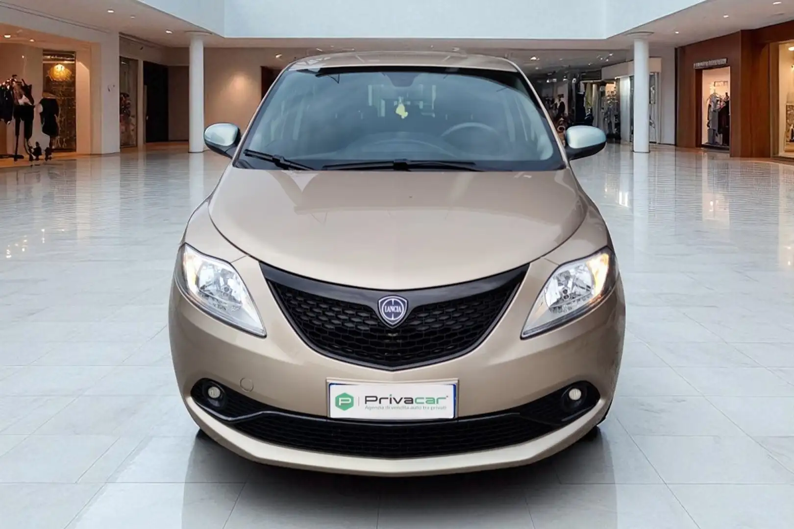 Lancia Ypsilon Ypsilon 1.0 FireFly 5 porte S&S Hybrid Ecochic Gold Giallo - 2