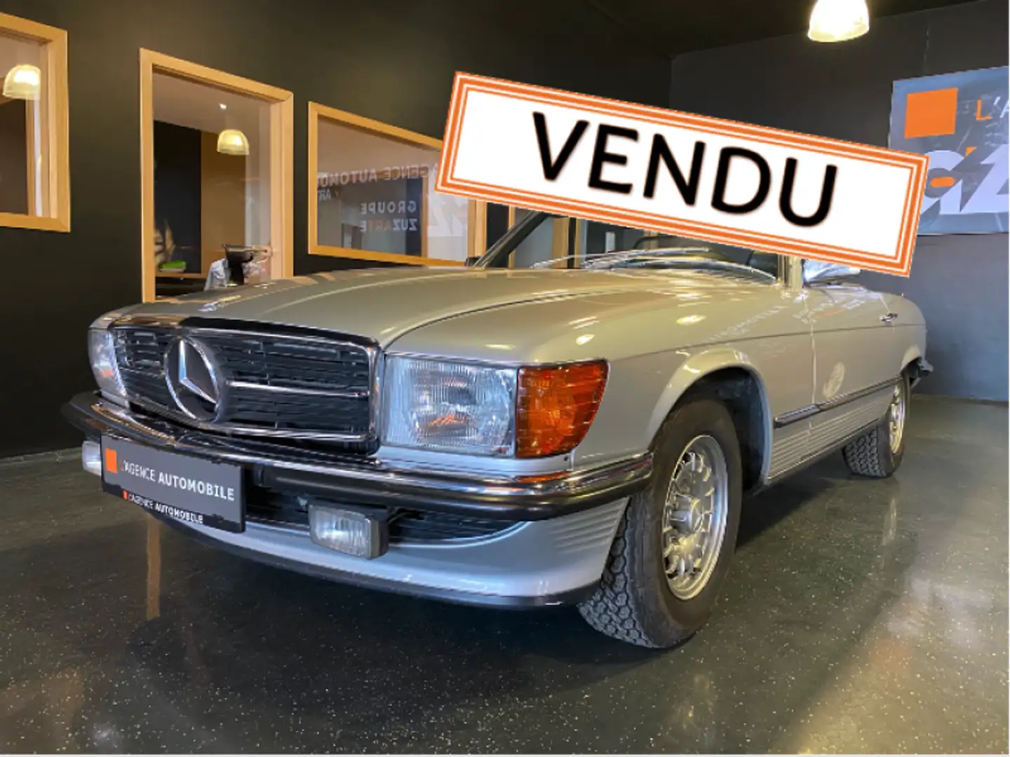 Mercedes-Benz 280 SL Cabrio BVA Carnet Complet Stříbrná - 2
