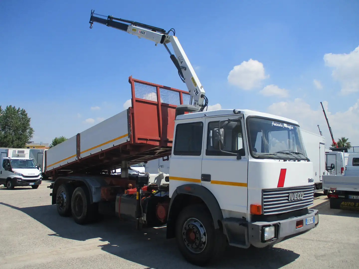 Iveco 175-24 3 ASSI GRU PM 8000/2S +RIBALTABILE TRILATER Белый - 1