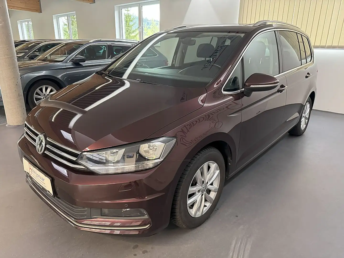 Volkswagen Touran Highline 1,6TDI *NAVI*ACC*PANO*Sitzheizung vo/h... Красный - 2