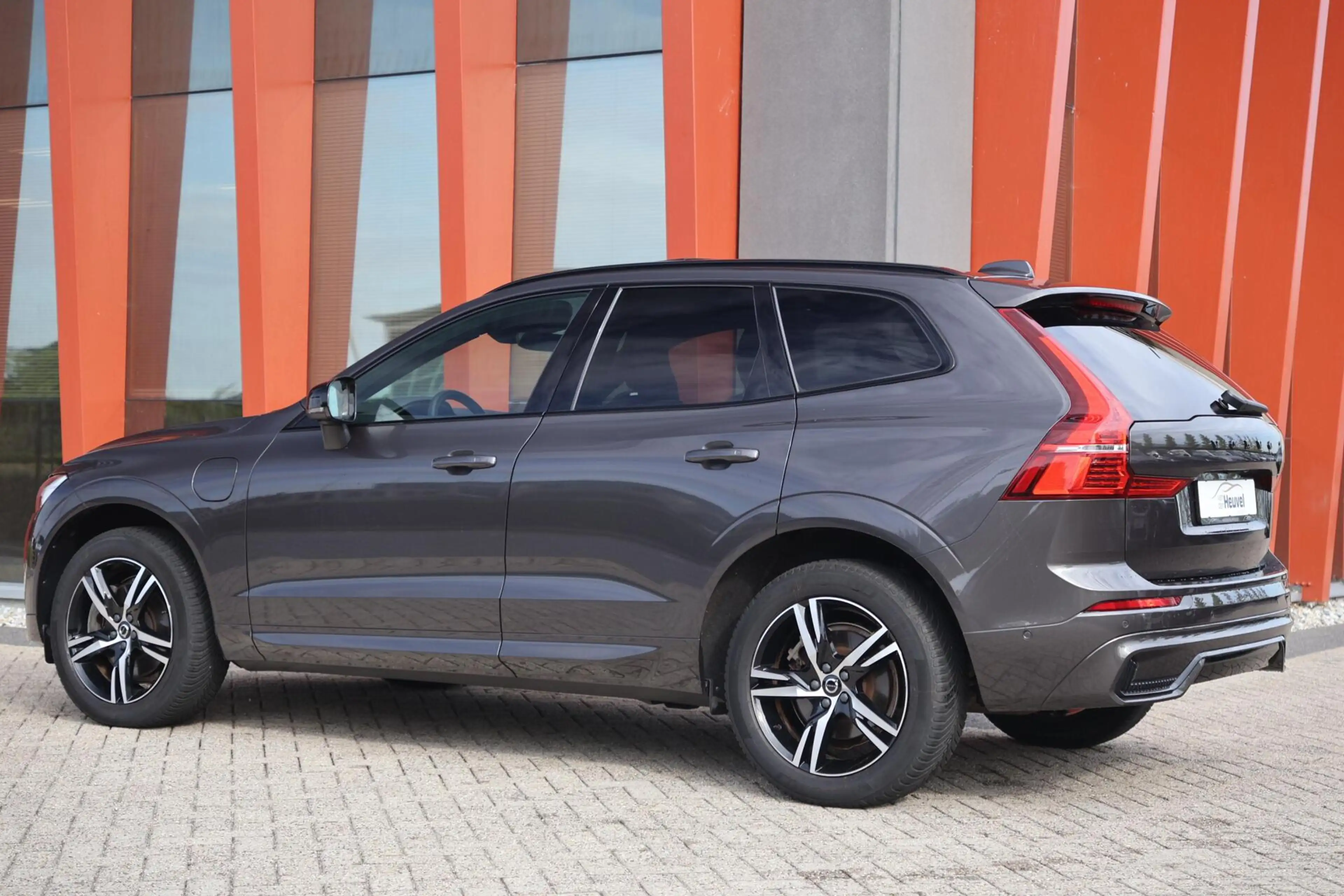 Volvo XC60 T6 Recharge AWD R-Design | Stoelverwarming & Koeli — photo 3