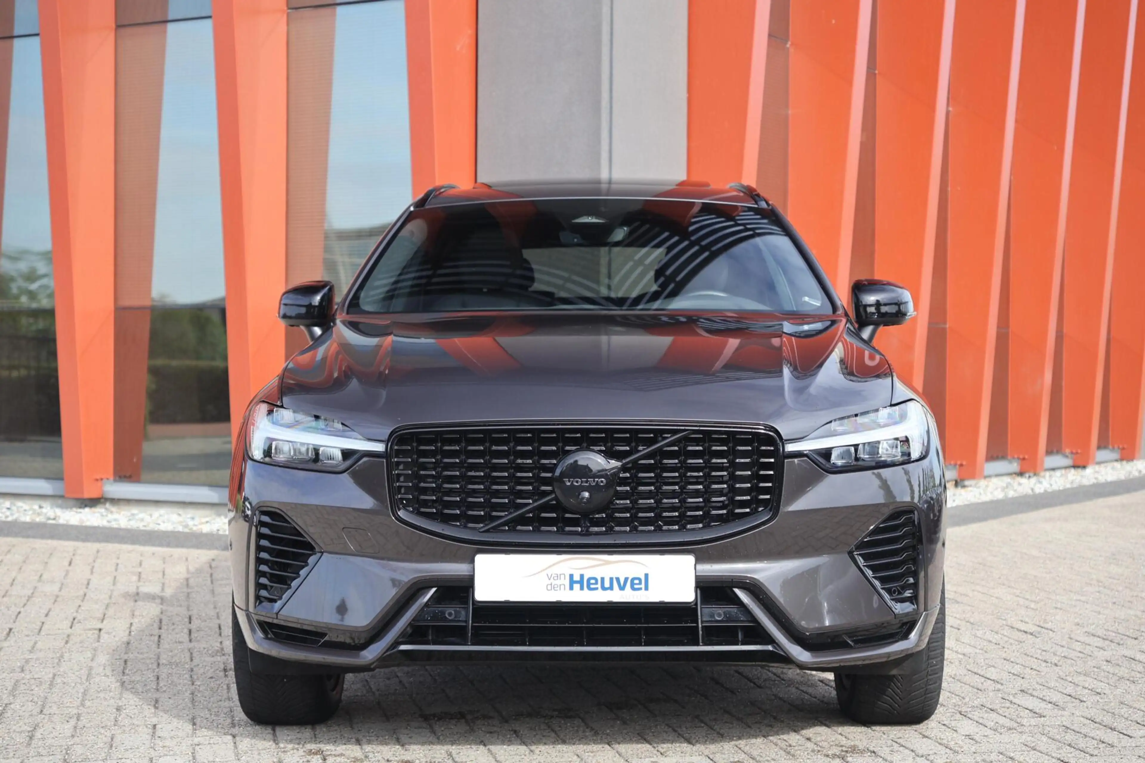 Volvo XC60 T6 Recharge AWD R-Design | Stoelverwarming & Koeli — photo 2