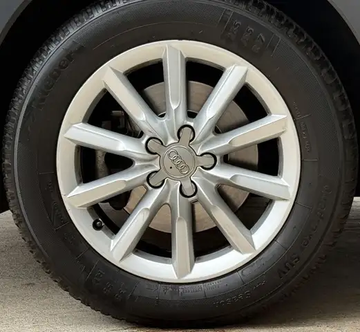 Audi Q3 view 29