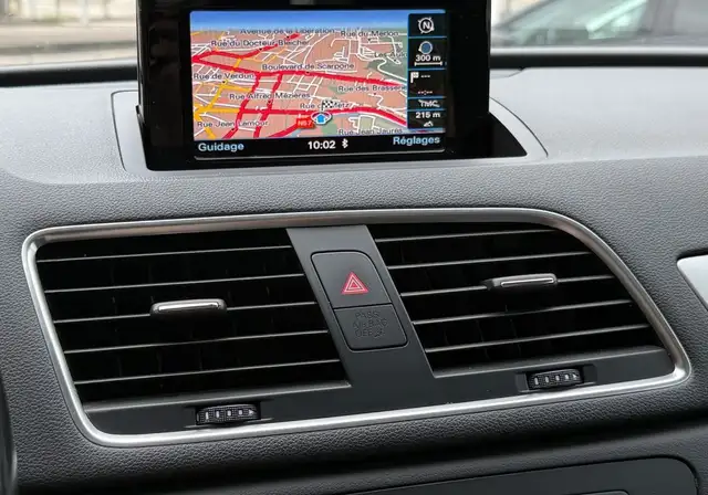 Audi Q3 view 15
