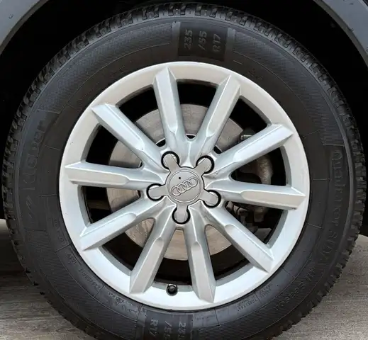 Audi Q3 view 27
