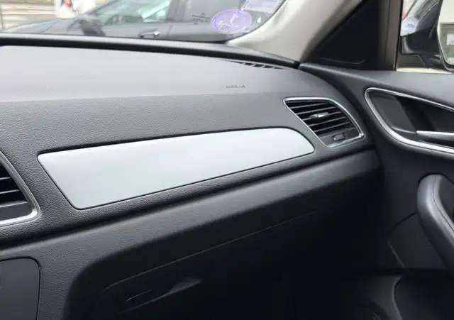 Audi Q3 view 23