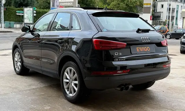 Audi Q3 view 5